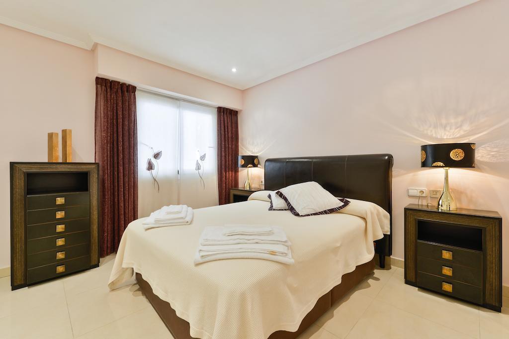 Villa Con Piscina Gigante Sant Francesc de s'Estany Zimmer foto
